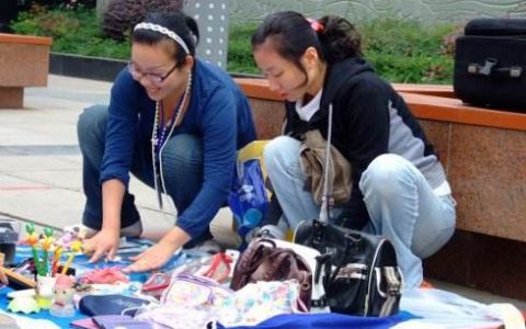 摆摊攻略：摆地摊赚钱实操技巧